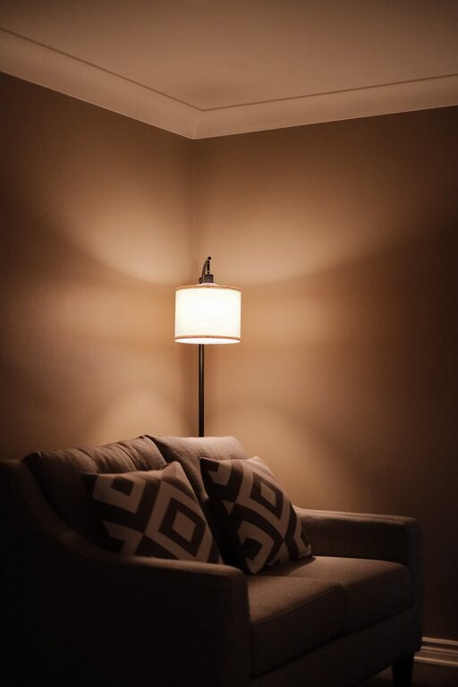 Tips for Creating a Cosy and Inviting Living Room on a Budget